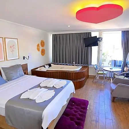 Aparthotel Mykonut 4*
